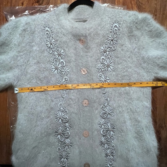 Vintage Lee Sands Angora Cardigan–Pearl Beaded Floral Embroidery–Made in Korea - Picture 5 of 16
